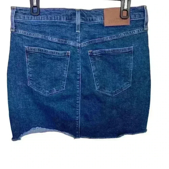 J. Crew Mercantile Raw Edge Hem Denim Mini Skirt Cutoff Frayed  Women's Size 8 - Picture 3 of 7